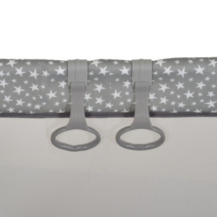 Kapaszkodó gyűrű utazóágyba