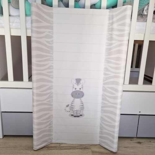 Pelenkázólap merev 50x80 cm - zebra