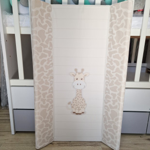 Pelenkázólap merev 50x80 cm - zsiráf