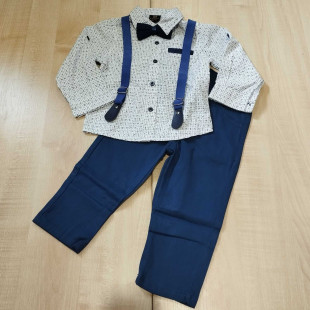 Fiú együttes nadrágtartóval