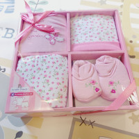 Együttes dobozban - lány