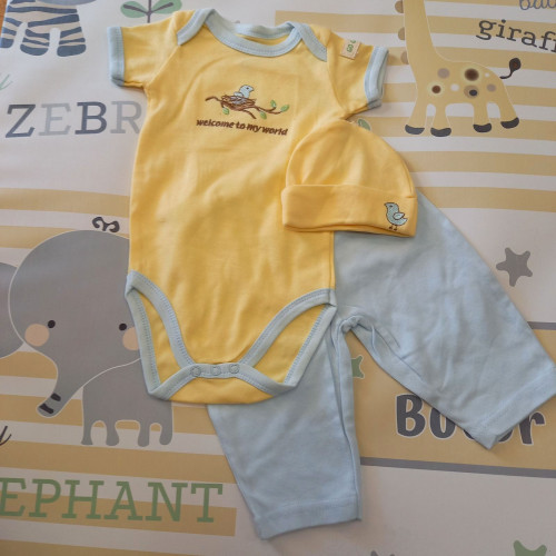 Fiú bio együttes - body, sapka, nadrág