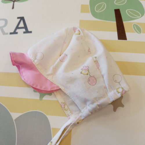 Nyári bébi sapka - rózsaszín aprómintás