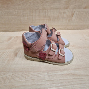 Maus szupinált szandál rózsaszín pillangó 24