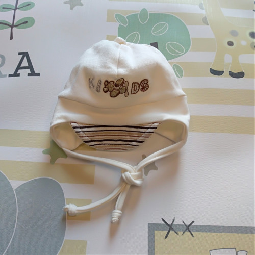 Bébi sapka vaj sildes