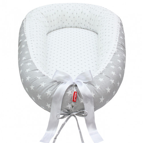 Scamp babafészek szürke-fehér csillagos