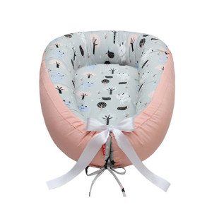 Scamp babafészek barack-erdei