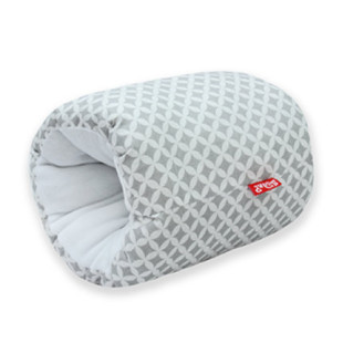 Scamp szoptatós párna alkarra - szürke mintás