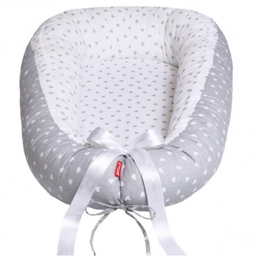 Scamp babafészek szürke-fehér szívecskék